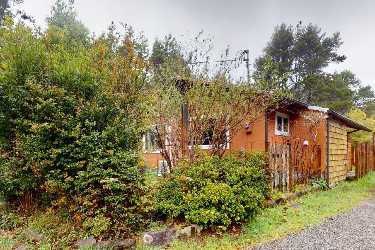 The Getaway Villa Tillicum Beach Exterior photo